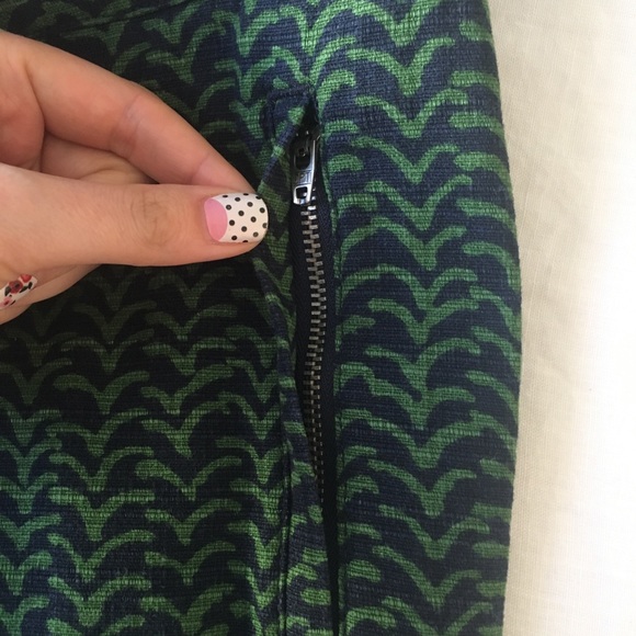 Motif Capris - Picture 2 of 6